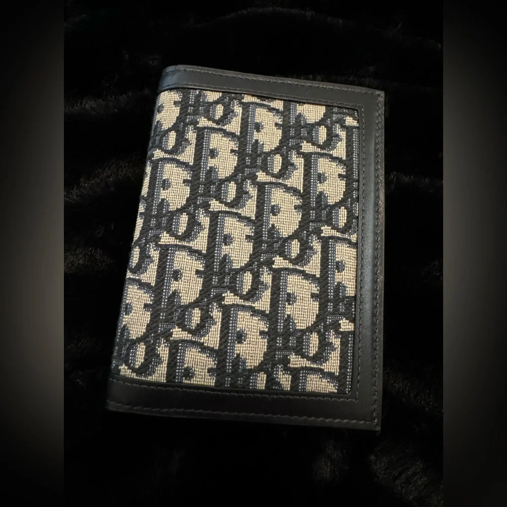 Authentic Dior Travel Kit - Picture 9 of 9